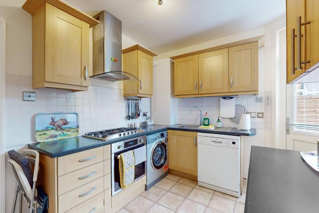 Spacious 2Bd Apartment Cricklewood ロンドン エクステリア 写真