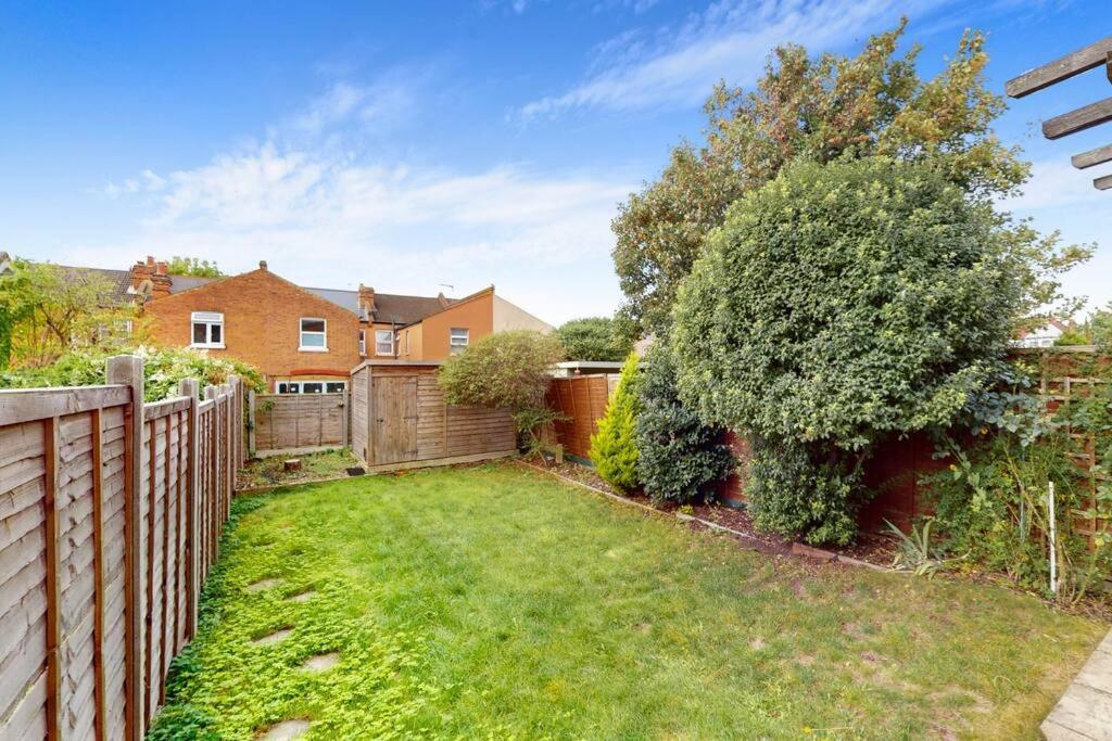 Spacious 2Bd Apartment Cricklewood ロンドン エクステリア 写真